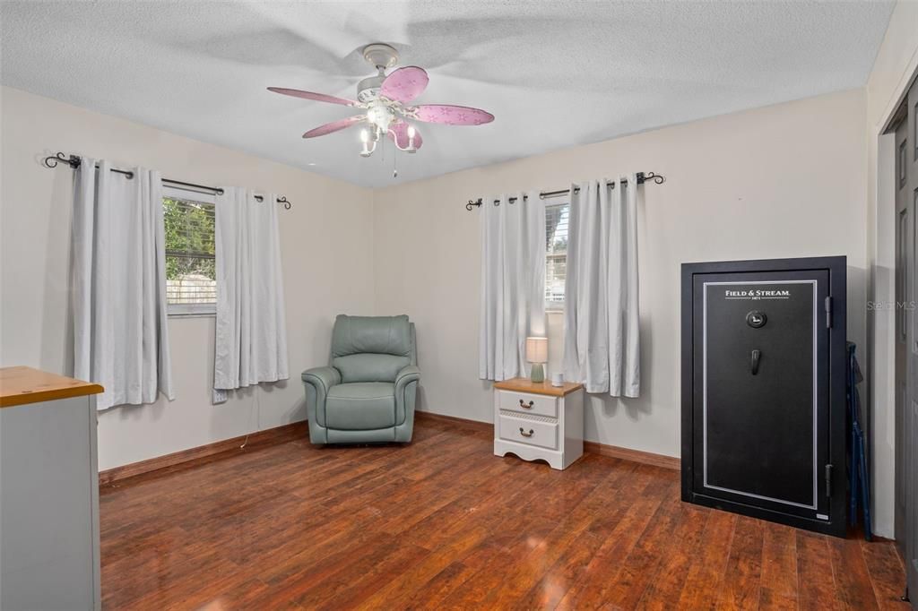 For Sale: $474,900 (3 beds, 2 baths, 1915 Square Feet)