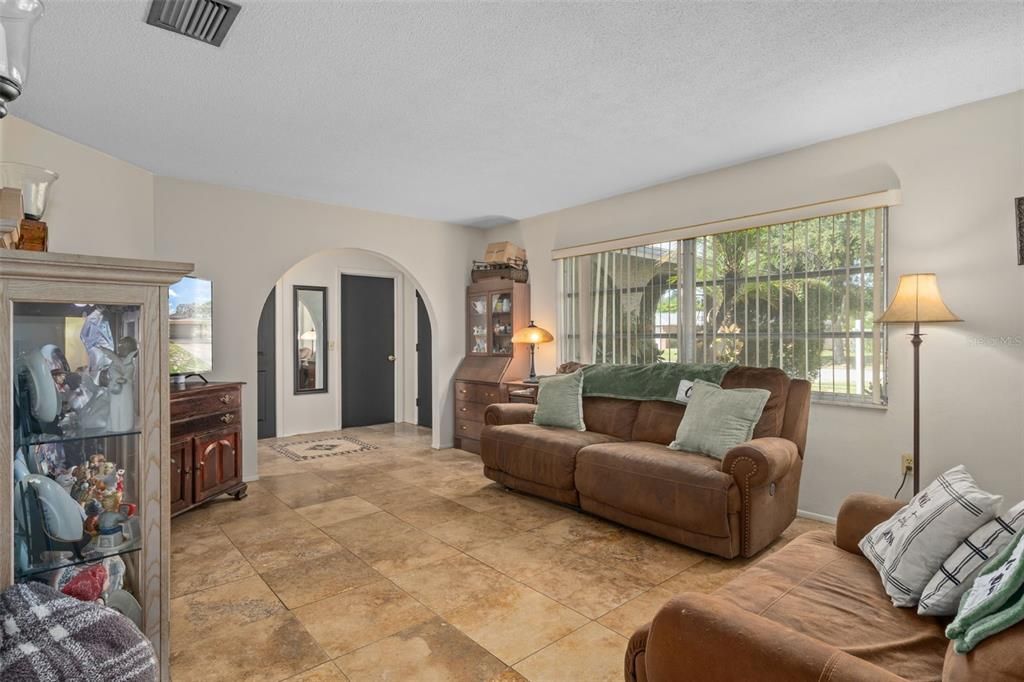 For Sale: $474,900 (3 beds, 2 baths, 1915 Square Feet)