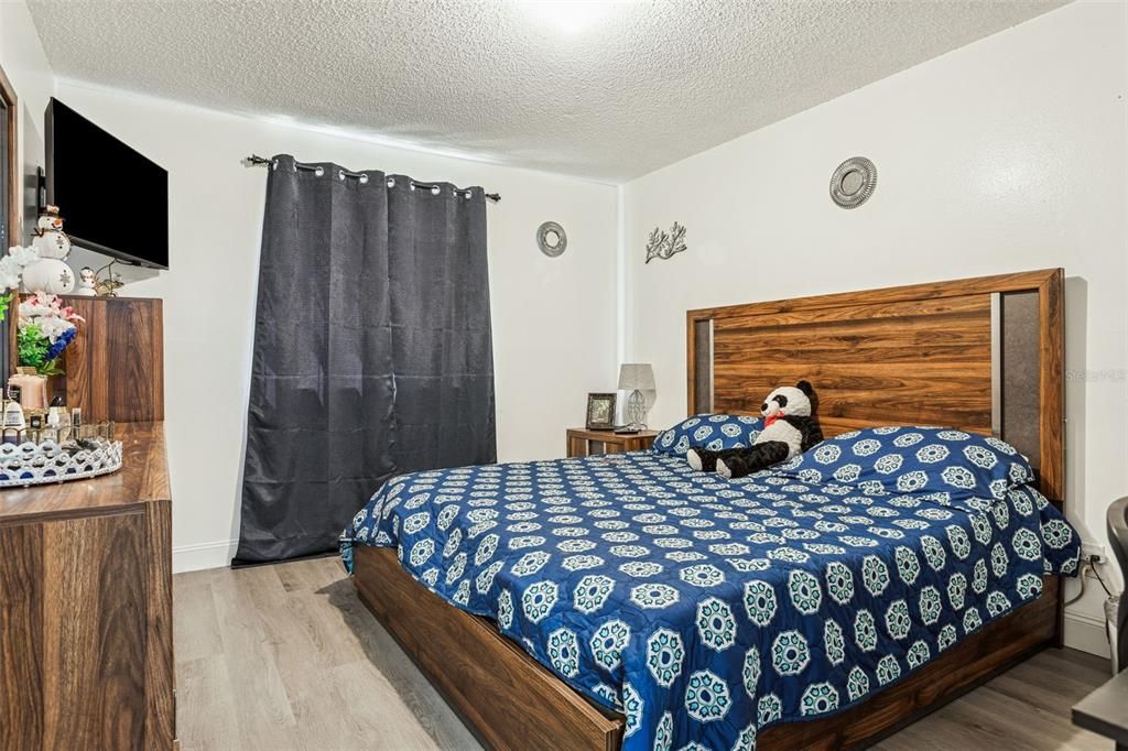 For Sale: $245,000 (3 beds, 2 baths, 1432 Square Feet)