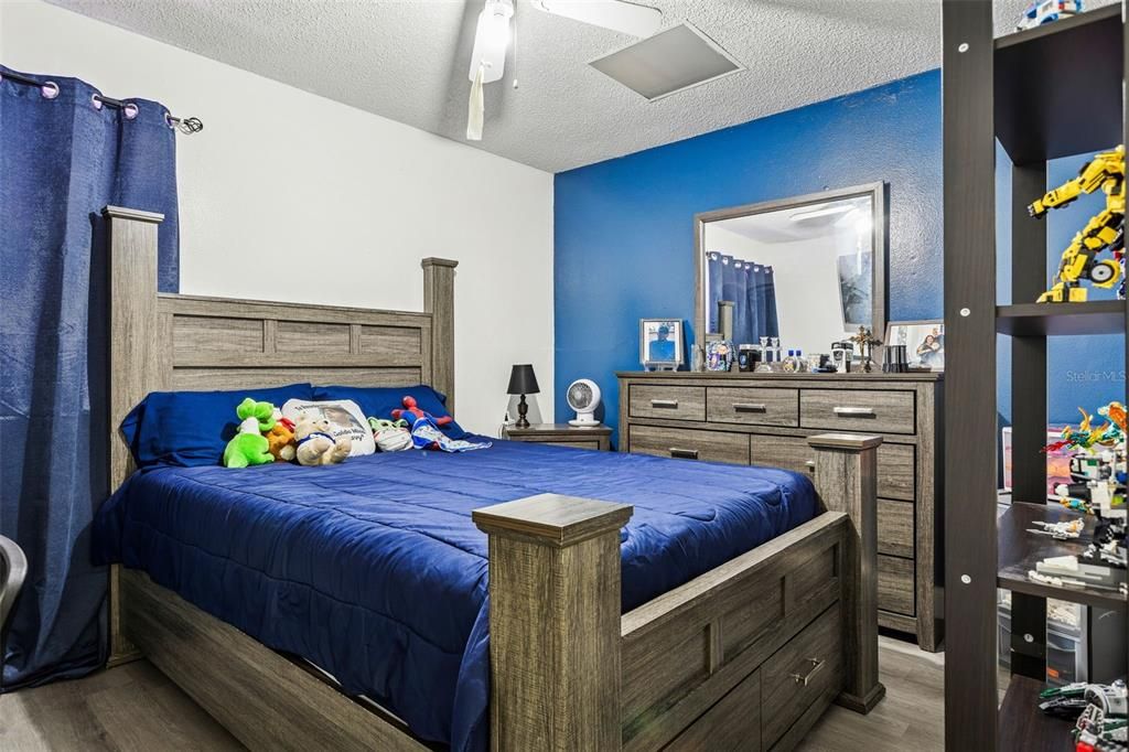 For Sale: $245,000 (3 beds, 2 baths, 1432 Square Feet)