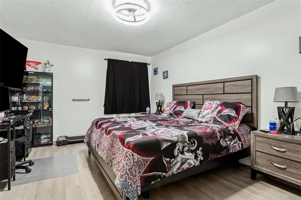 For Sale: $245,000 (3 beds, 2 baths, 1432 Square Feet)