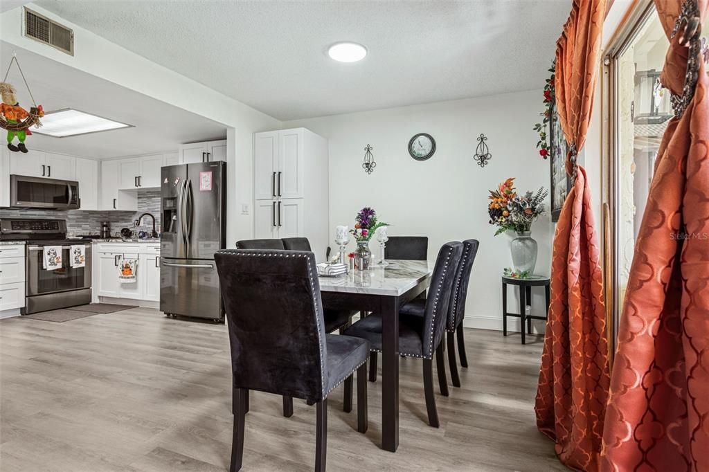 For Sale: $245,000 (3 beds, 2 baths, 1432 Square Feet)