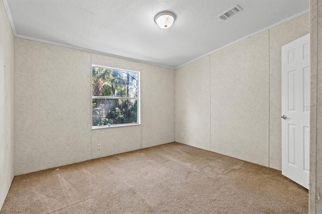 Active With Contract: $210,000 (3 beds, 2 baths, 1394 Square Feet)