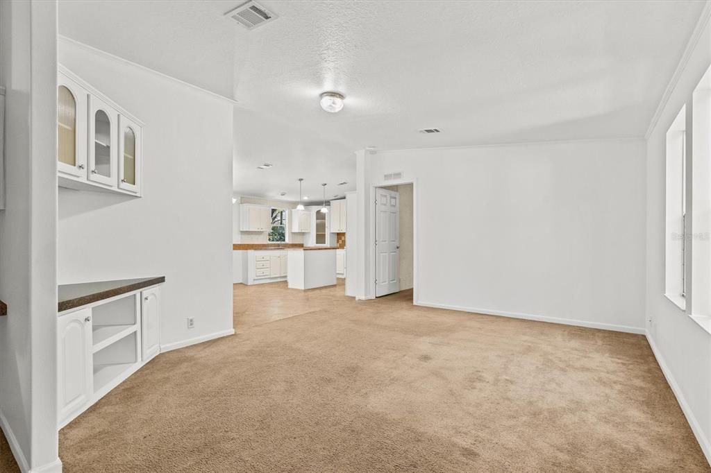 Active With Contract: $210,000 (3 beds, 2 baths, 1394 Square Feet)