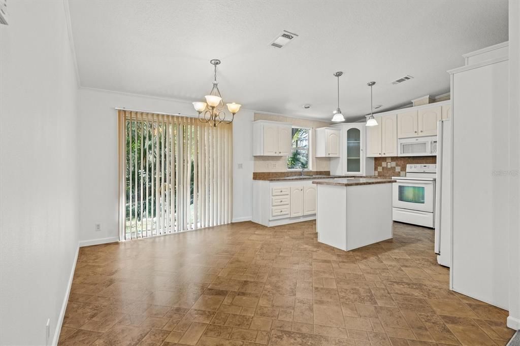 Active With Contract: $210,000 (3 beds, 2 baths, 1394 Square Feet)