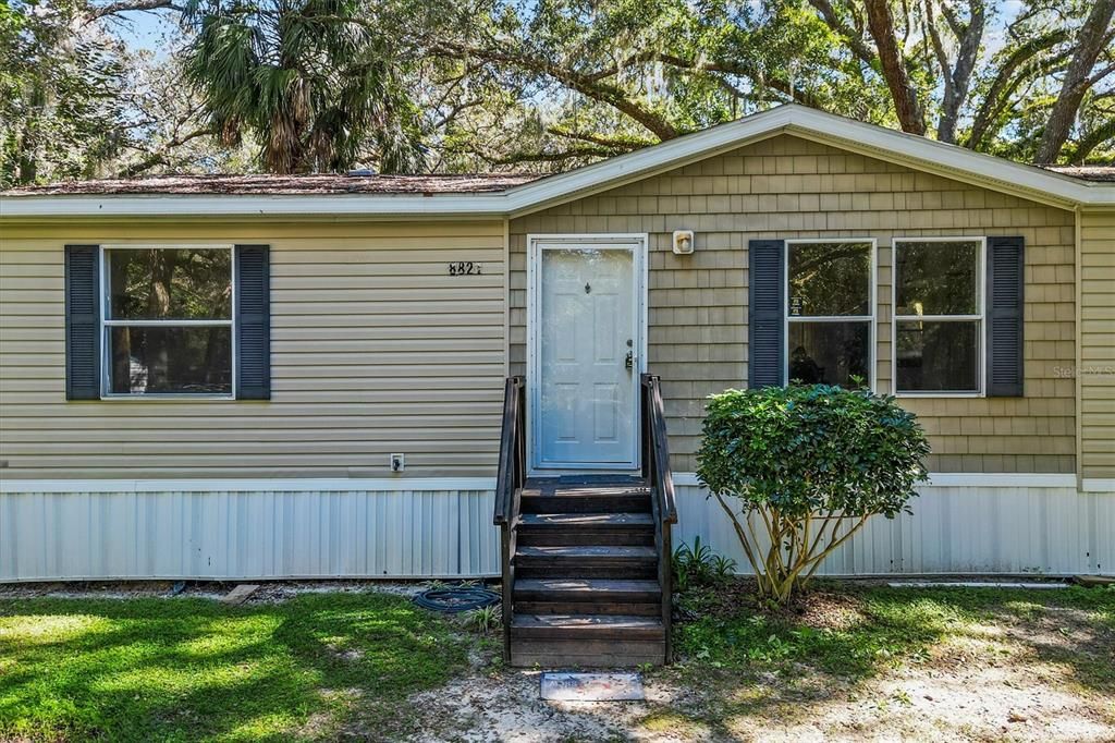 Active With Contract: $210,000 (3 beds, 2 baths, 1394 Square Feet)