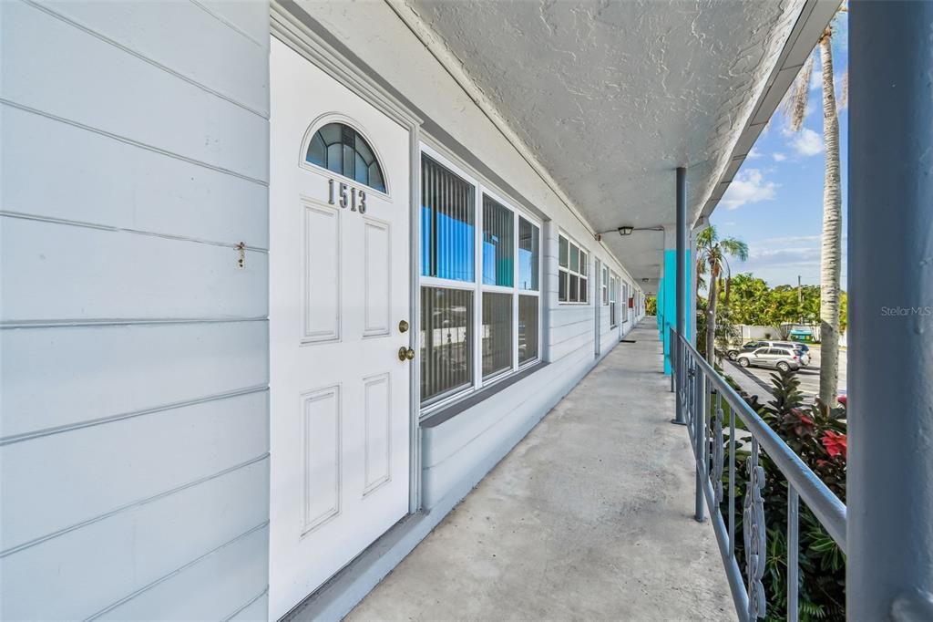 For Sale: $135,000 (2 beds, 2 baths, 835 Square Feet)