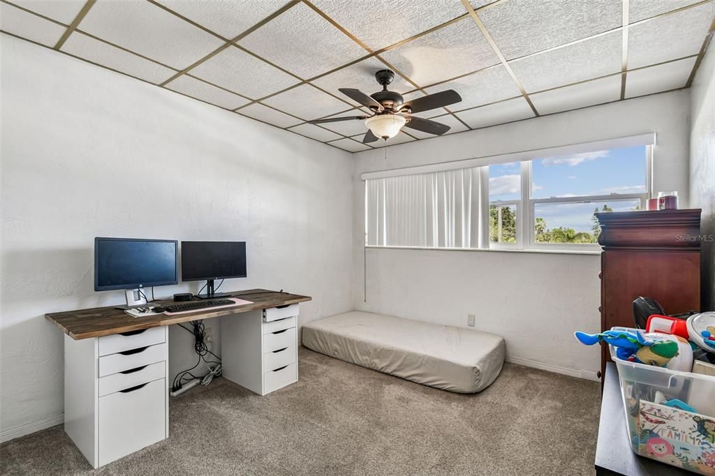 For Sale: $135,000 (2 beds, 2 baths, 835 Square Feet)