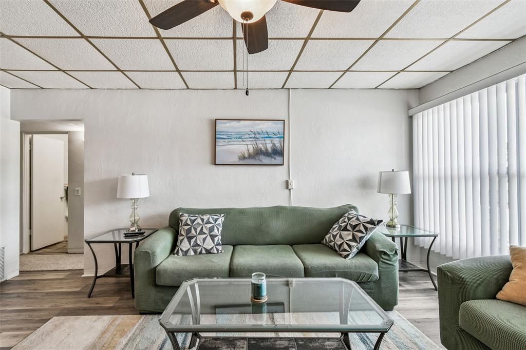 For Sale: $135,000 (2 beds, 2 baths, 835 Square Feet)