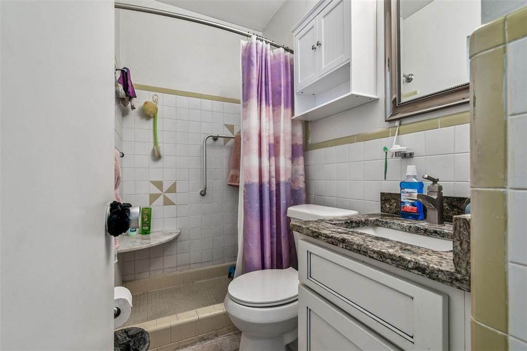 For Sale: $135,000 (2 beds, 2 baths, 835 Square Feet)