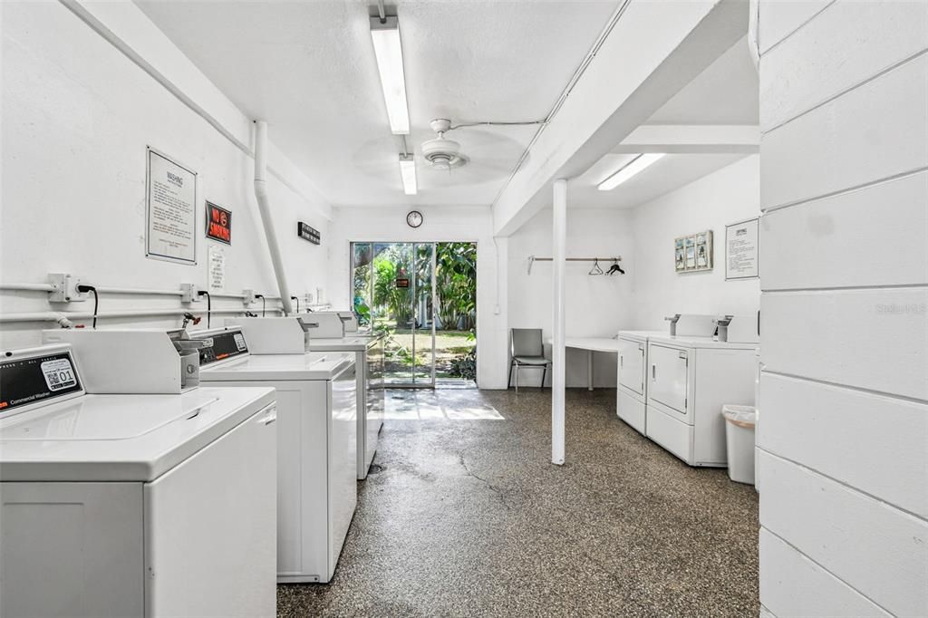 For Sale: $135,000 (2 beds, 2 baths, 835 Square Feet)