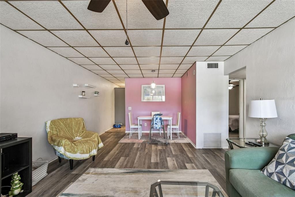 For Sale: $135,000 (2 beds, 2 baths, 835 Square Feet)