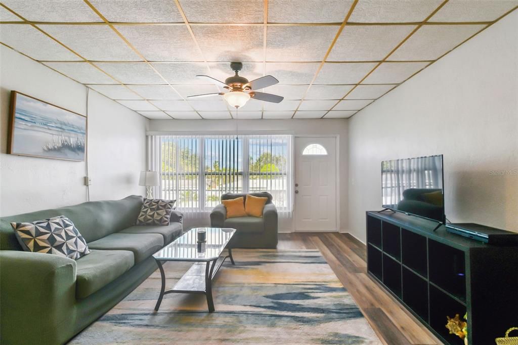 For Sale: $135,000 (2 beds, 2 baths, 835 Square Feet)