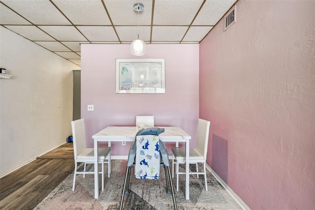 For Sale: $135,000 (2 beds, 2 baths, 835 Square Feet)