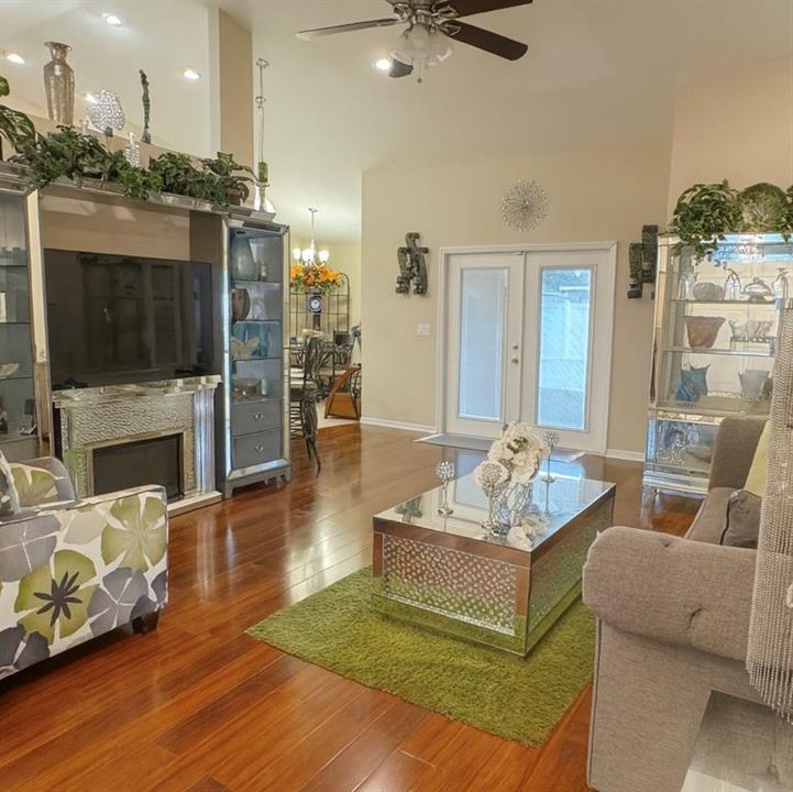 For Sale: $314,900 (4 beds, 2 baths, 1848 Square Feet)