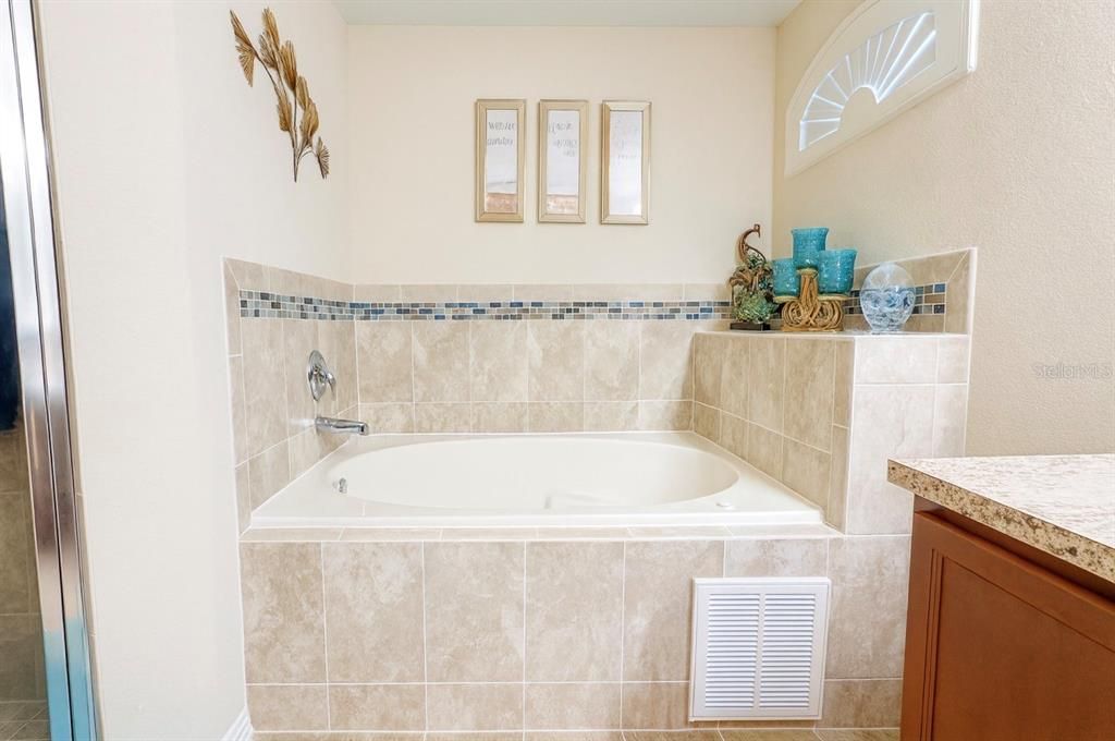 For Sale: $314,900 (4 beds, 2 baths, 1848 Square Feet)