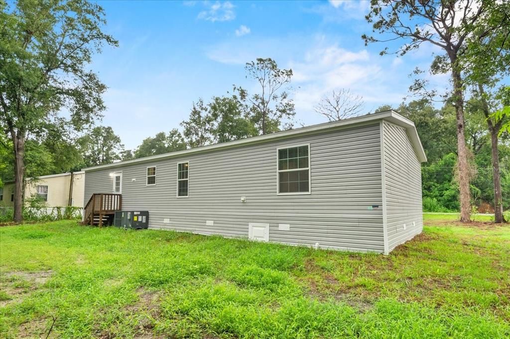 合同活跃: $265,000 (3 贝兹, 2 浴室, 1600 平方英尺)