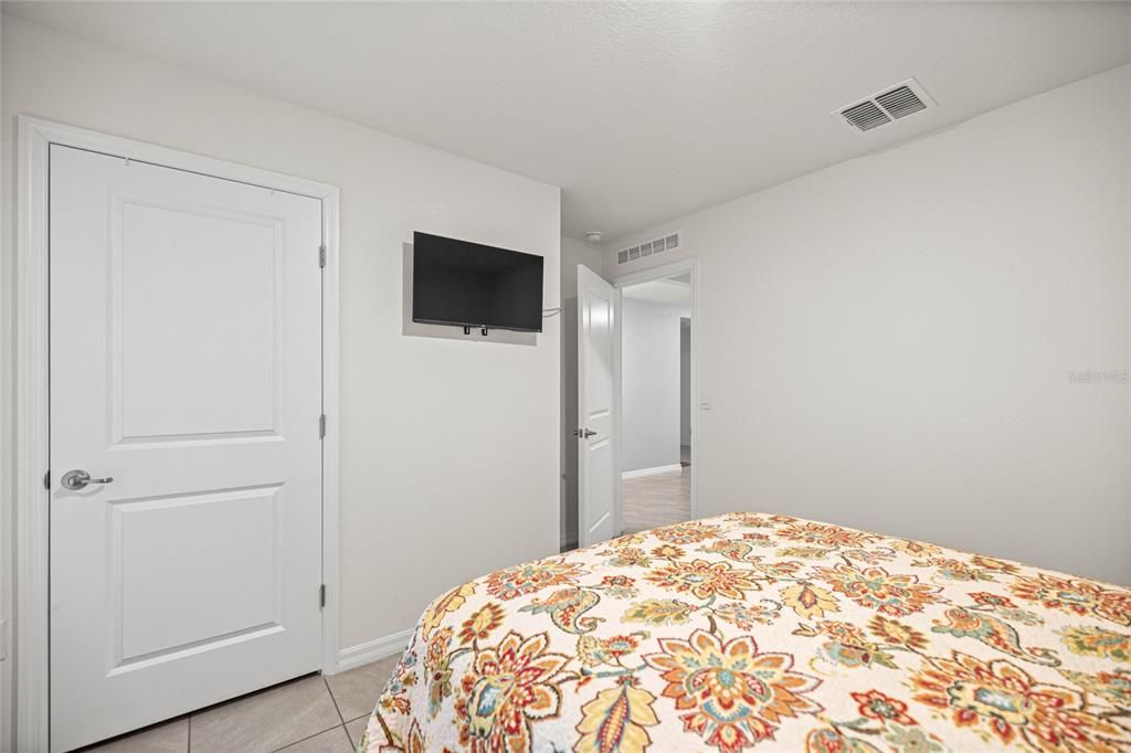 For Sale: $295,000 (4 beds, 2 baths, 1828 Square Feet)