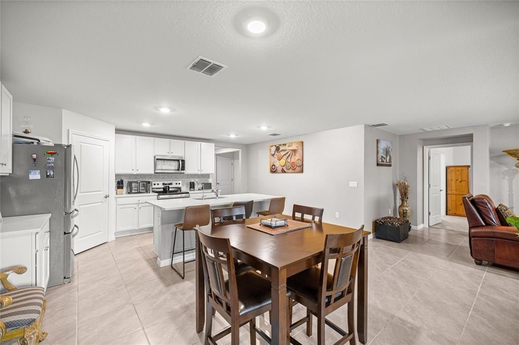 For Sale: $295,000 (4 beds, 2 baths, 1828 Square Feet)