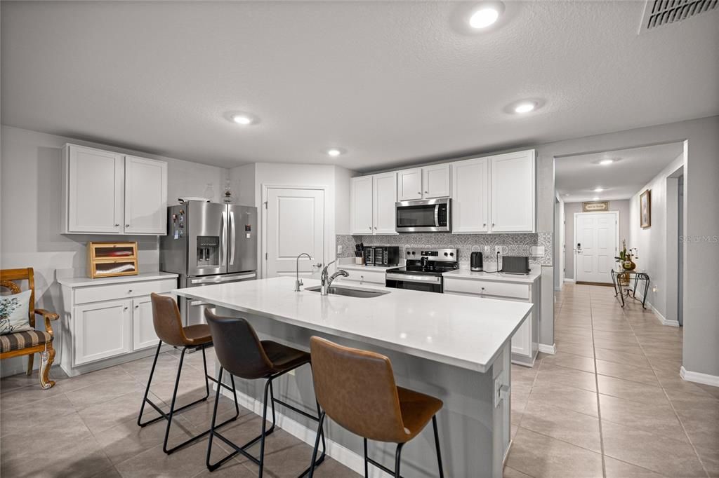 For Sale: $295,000 (4 beds, 2 baths, 1828 Square Feet)