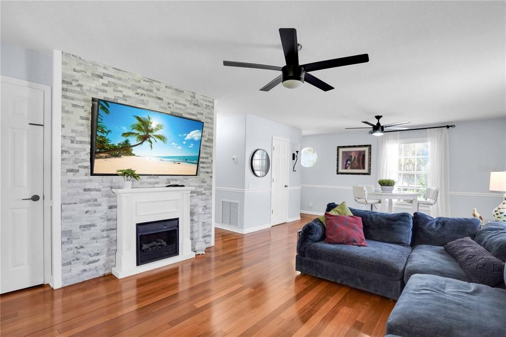 For Sale: $525,000 (3 beds, 2 baths, 1694 Square Feet)