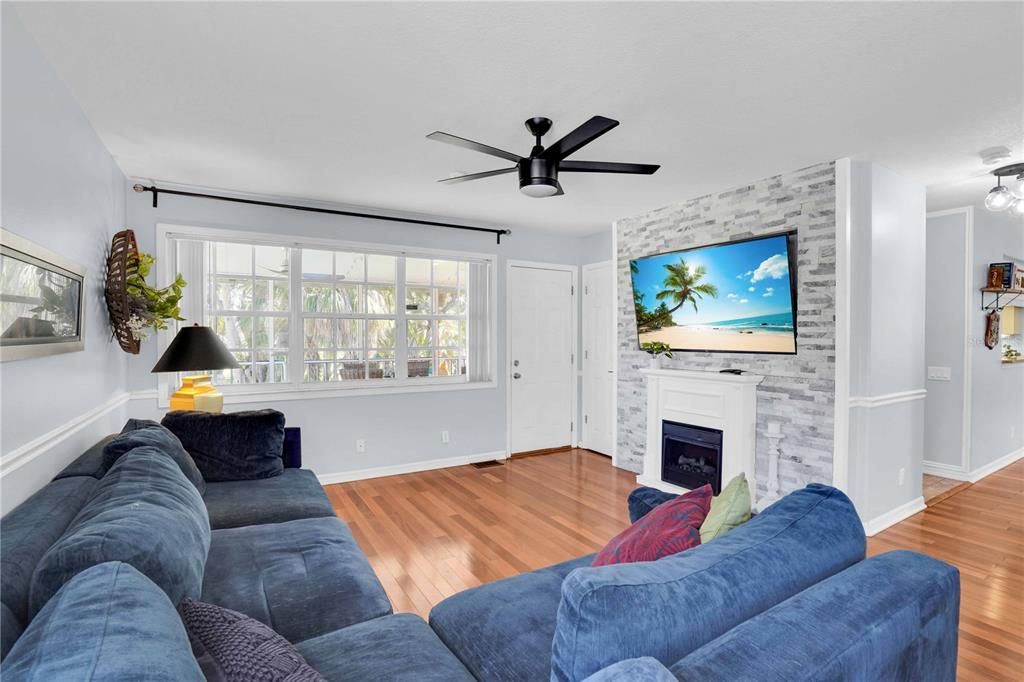 For Sale: $525,000 (3 beds, 2 baths, 1694 Square Feet)