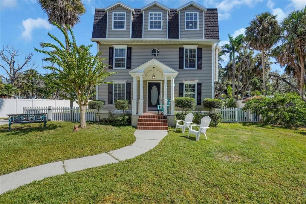 For Sale: $525,000 (3 beds, 2 baths, 1694 Square Feet)