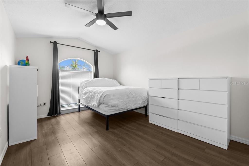 For Sale: $650,000 (4 beds, 2 baths, 2588 Square Feet)