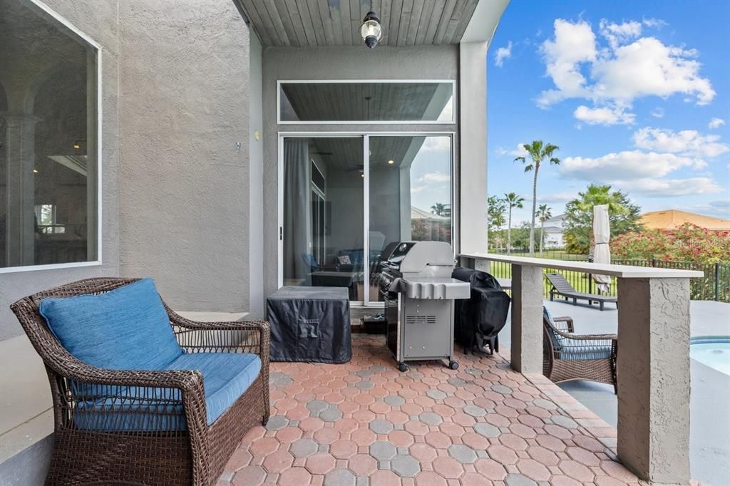 For Sale: $650,000 (4 beds, 2 baths, 2588 Square Feet)