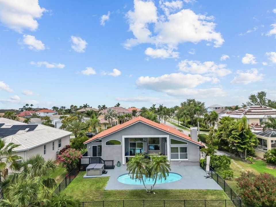 For Sale: $650,000 (4 beds, 2 baths, 2588 Square Feet)