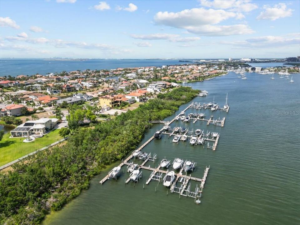 For Sale: $650,000 (4 beds, 2 baths, 2588 Square Feet)