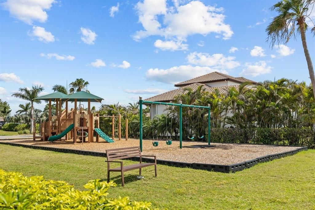 For Sale: $650,000 (4 beds, 2 baths, 2588 Square Feet)