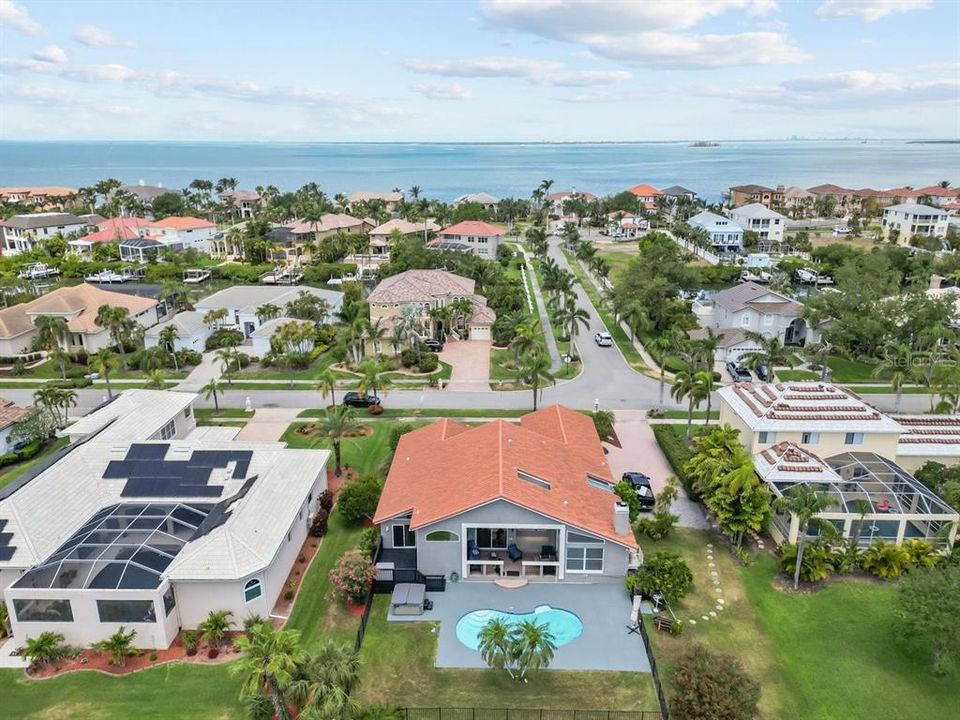 For Sale: $650,000 (4 beds, 2 baths, 2588 Square Feet)