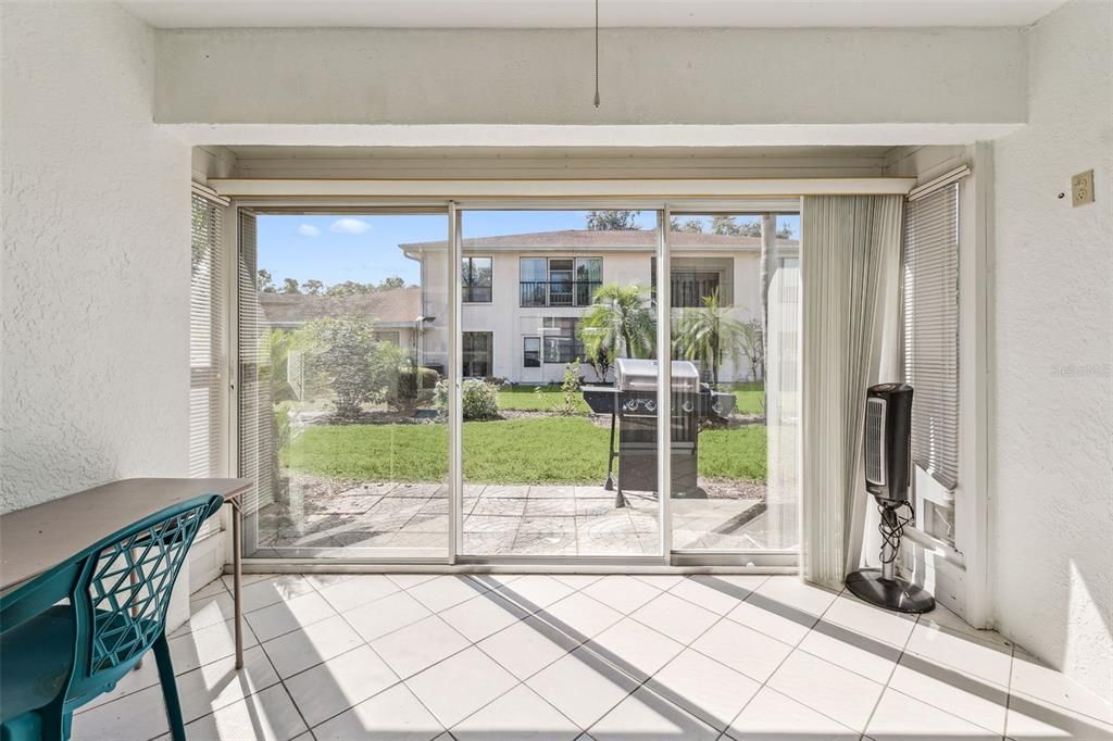 待售: $125,000 (2 贝兹, 2 浴室, 1073 平方英尺)