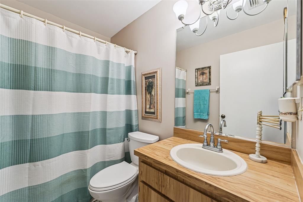 待售: $125,000 (2 贝兹, 2 浴室, 1073 平方英尺)