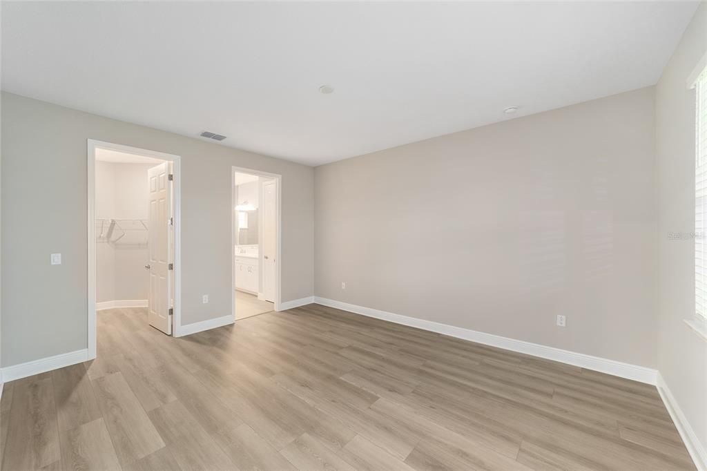 For Sale: $360,000 (2 beds, 2 baths, 1718 Square Feet)