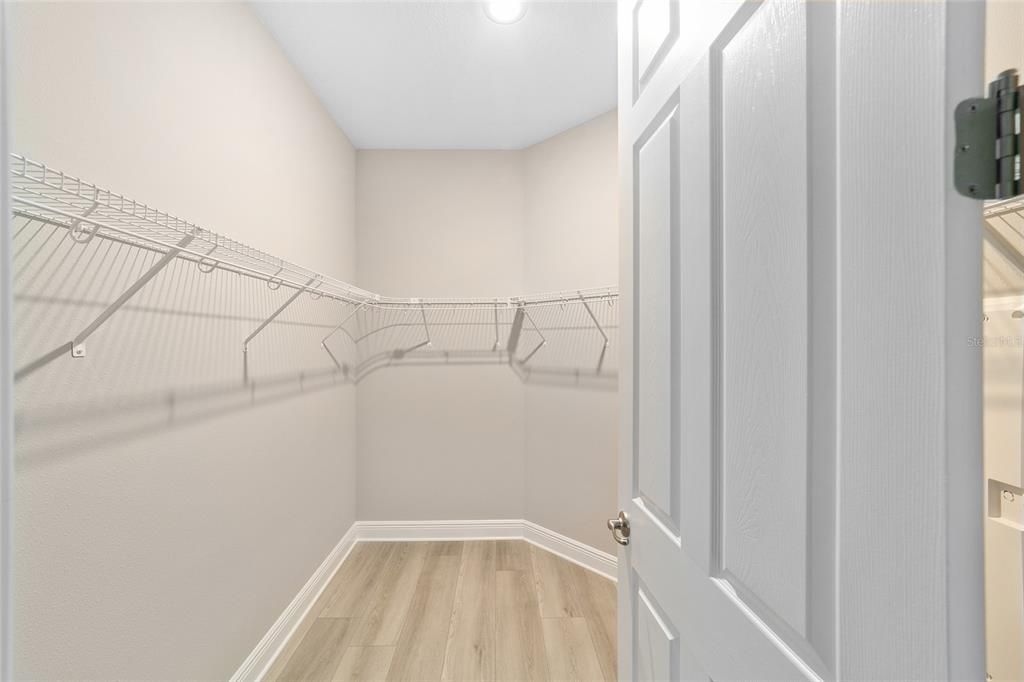 For Sale: $360,000 (2 beds, 2 baths, 1718 Square Feet)