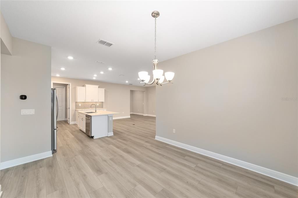 For Sale: $360,000 (2 beds, 2 baths, 1718 Square Feet)