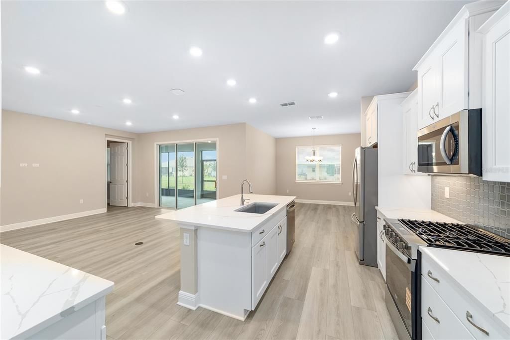 For Sale: $360,000 (2 beds, 2 baths, 1718 Square Feet)