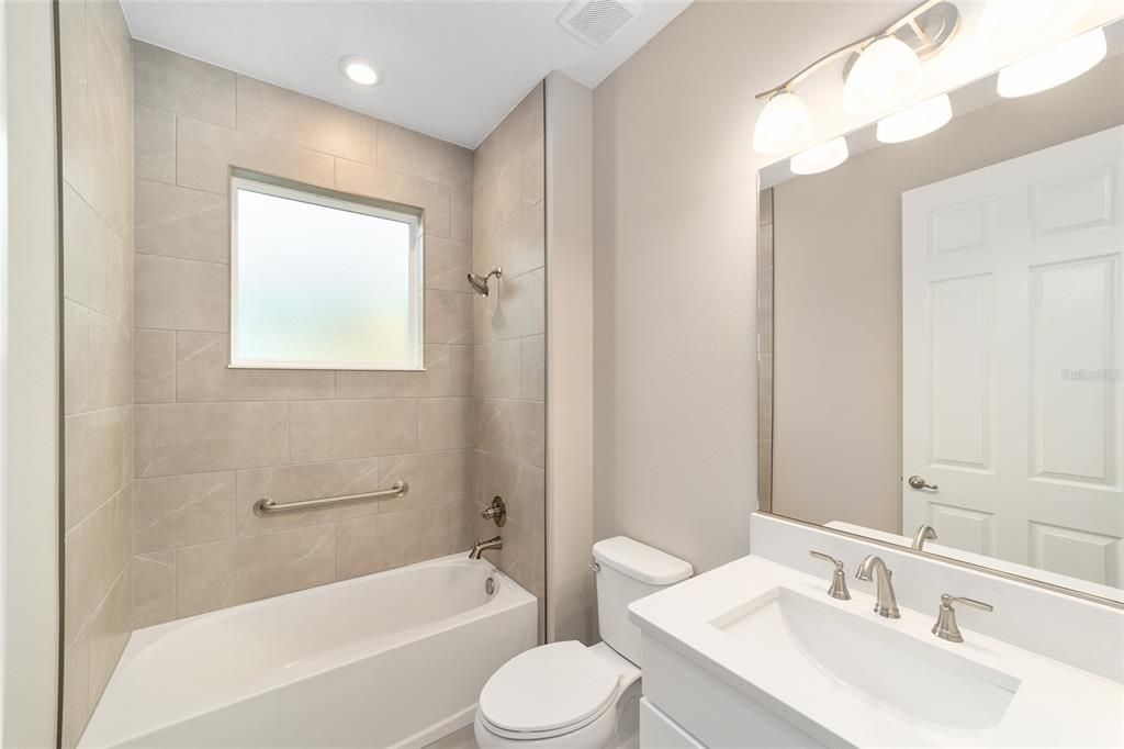 For Sale: $360,000 (2 beds, 2 baths, 1718 Square Feet)