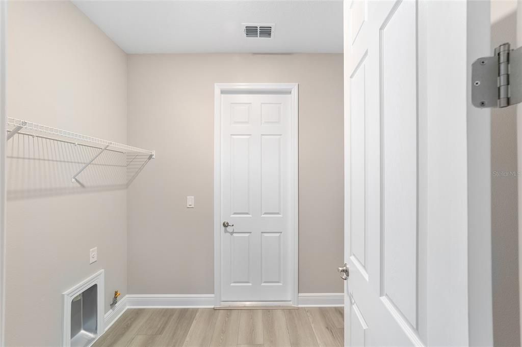 For Sale: $360,000 (2 beds, 2 baths, 1718 Square Feet)