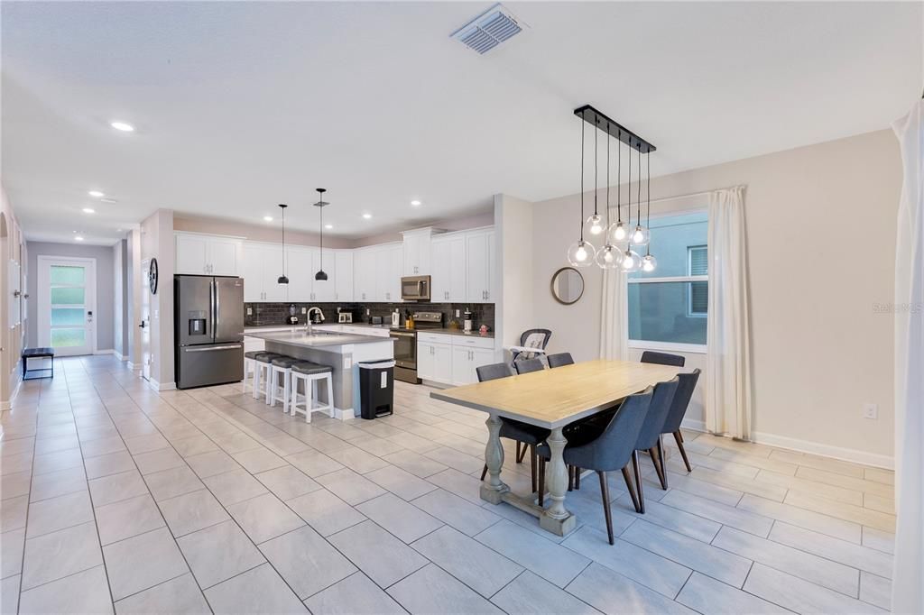 For Sale: $649,000 (6 beds, 5 baths, 3343 Square Feet)