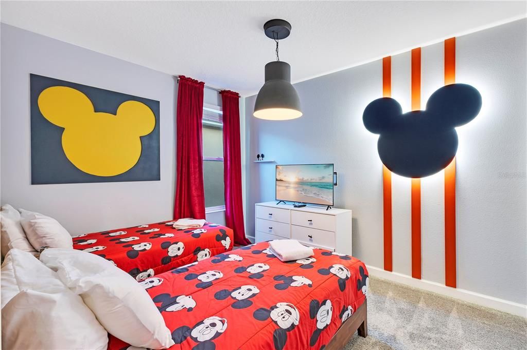 For Sale: $649,000 (6 beds, 5 baths, 3343 Square Feet)