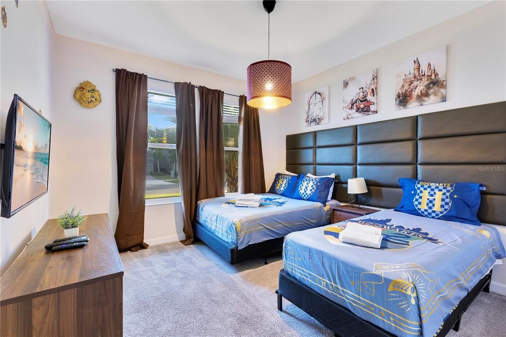 For Sale: $649,000 (6 beds, 5 baths, 3343 Square Feet)