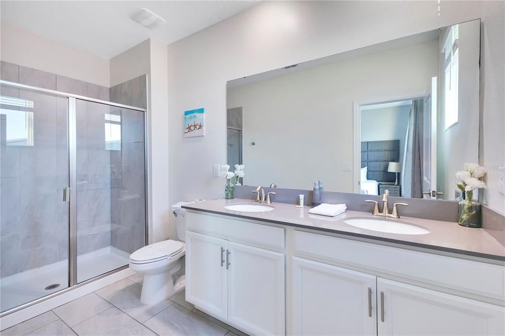 For Sale: $649,000 (6 beds, 5 baths, 3343 Square Feet)