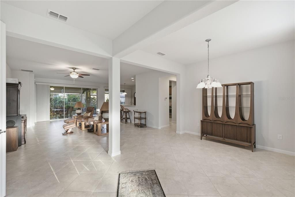 待售: $365,000 (3 贝兹, 2 浴室, 2122 平方英尺)