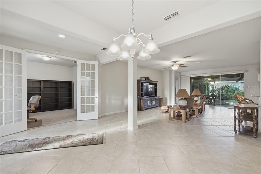 待售: $365,000 (3 贝兹, 2 浴室, 2122 平方英尺)