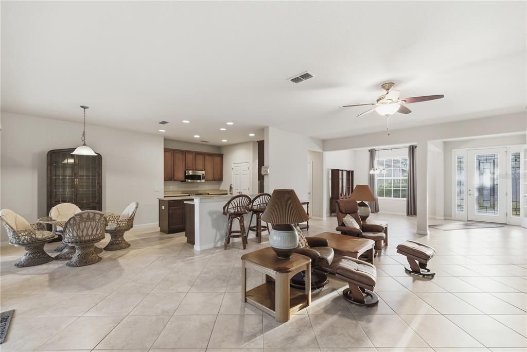 待售: $365,000 (3 贝兹, 2 浴室, 2122 平方英尺)