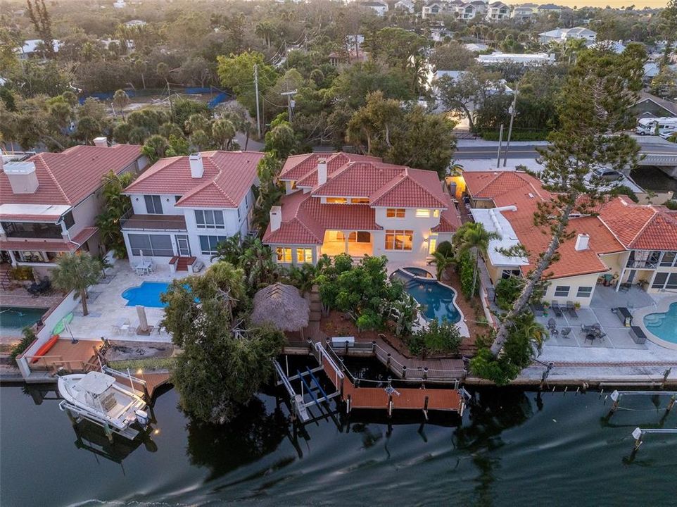 En Venta: $2,750,000 (4 camas, 3 baños, 3232 Pies cuadrados)