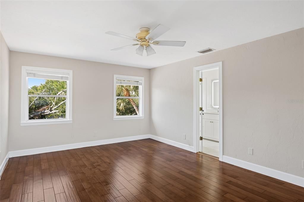 En Venta: $2,750,000 (4 camas, 3 baños, 3232 Pies cuadrados)